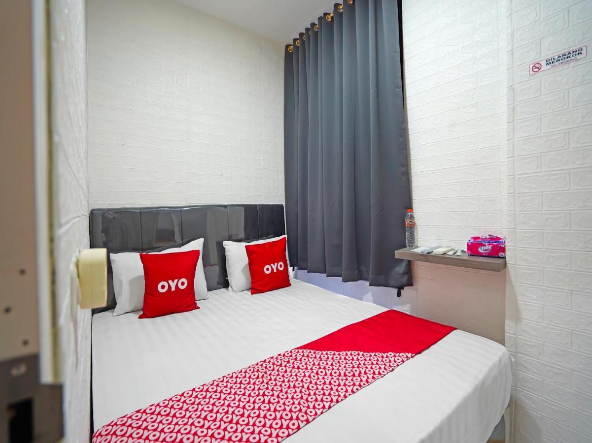 Oyo 91727 Luxury Homestay Sidoarjo Gedangan Экстерьер фото