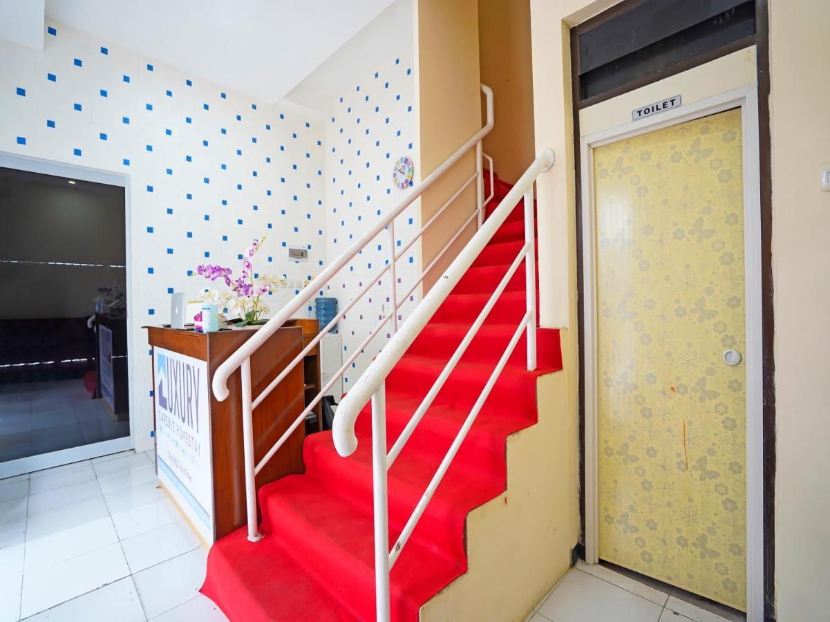 Oyo 91727 Luxury Homestay Sidoarjo Gedangan Экстерьер фото