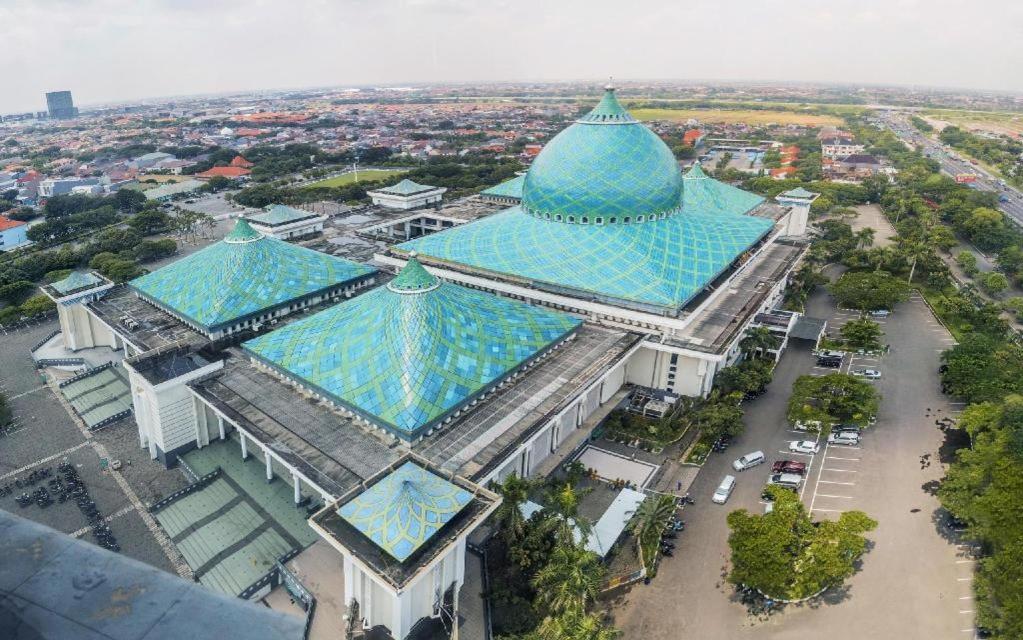 Oyo 91727 Luxury Homestay Sidoarjo Gedangan Экстерьер фото